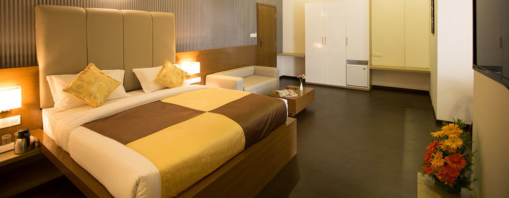 Vinaya Royal Inn Kammasandra Kültér fotó