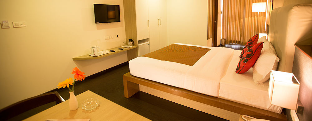 Vinaya Royal Inn Kammasandra Kültér fotó